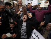 احتجاجات تدعو الأونروا إلى دفع رواتب الفلسطينيين