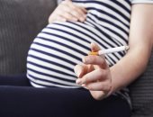 وزارة الصحة: استنشاق الحوامل لدخان السجائر يزيد من متلازمة موت الرضع المفاجئ