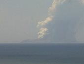 ثوران بركان فى نيوزيلندا وتصاعد أعمدة الدخان