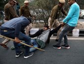 إشتباكات عنيفة بين طلبة الهند والشرطة فى نيوديلهى 