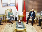 صور.. محافظ بورسعيد يستقبل القائمة بأعمال السفارة الروسية بالقاهرة