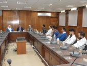 صور .. نائب رئيس جامعة أسيوط يلتقى بالطلاب الوافدين للتعرف على مشكلاتهم