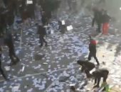 فيديو متداول.. جزائريون يلقون أوراق الاقتراع على الأرض