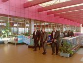 مطار شرم الشيخ يتزين لاستقبال وفود منتدى شباب العالم.. وضع لافتات داخل الصالات لتوعية الركاب بأهمية الحدث.. ووزير الطيران يوجه بتسهيل كافة الإجراءات لضيوف مصر.. و120 رحلة من القاهرة إلى شرم الشيخ