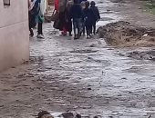 رصف طريق قرية جمعان.. مناشدة الأهالى لحماية أطفالهم فى فصل الشتاء