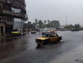 قارئ يشارك بصور لتساقط الأمطار بشارع فؤاد بالإسكندرية