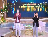 رمضان صبحى يظهر مع منى الشاذلى بالماسك