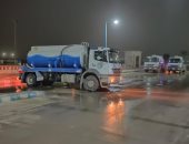 بعد تسجيلها أرقاما قياسية.. 20 فريق عمل لمراقبة الطرق فى الإمارات خلال الأمطار