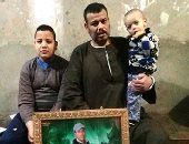 مأساة أسرة بسوهاج بعد وفاة عائلها الوحيد.. فيديو وصور