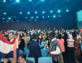 صور وفيديو.. المشاركون بمنتدى شباب العالم يتوافدون على القاعة الرئيسية