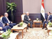السيسي يلتقى أبو مازن بشرم الشيخ ويؤكد ثبات موقف مصر من القضية الفلسطينية..صور