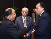 رئيس الوزراء يلتقى وزيرى المالية والتعليم على هامش مشاركته بمنتدى شباب العالم