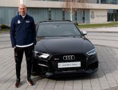 راعى ريال مدريد يُحفز اللاعبين قبل موقعة الكلاسيكو.. صور 