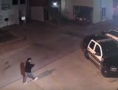 فيديو.. تصفية شرطى بعشر رصاصات أمام مغفر الشرطة فى بولاية أوريجون بأمريكا