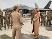 إيفانكا ترامب وسط الجنود داخل القاعدة الأمريكية بقطر.. صور
