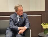 شكرى يلتقى المدير التنفيذى لبرنامج الغذاء العالمى على هامش منتدى الشباب 