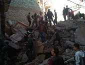 وصول محافظ الشرقية ومدير الأمن ووكيل وزارة الصحة لمكان إنهيار منزل فاقوس