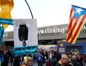 أجواء ما قبل الكلاسيكو بين برشلونة وريال مدريد فى محيط كامب نو 