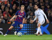 دى يونج: أتمنى عودة المشجعين الموسم المقبل للاستمتاع معهم بالمباريات