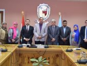 رئيس جامعة سوهاج يناقش إمكانية التعاون مع منصة "يمكن" للابتكار التشاركى