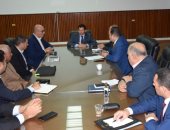 وزير الشباب والرياضة يلتقى اللجنة المنظمة لبطولة العالم لكرة اليد 2021