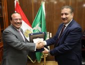 محافـظ المنوفية يستقبل رئيس جامعة طنطا بمكتبه فى الديوان العام