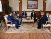 صور.. محافظ بورسعيد يستقبل وزير القوى العاملة لإطلاق مبادرة "مصر أمانة"