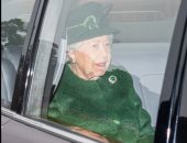 الملكة اليزابيث تتألق باللون الأخضر قبل احتفالات الكريسماس.. شوفى إطلالتها
