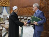 رئيس اللجنة الدولية للصليب الأحمر: نتطلع لمزيد من التعاون مع مؤسسة الأزهر الشريف