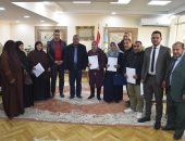 محافظ مطروح: التوقيع على 196 عقدا لتقنين الأراضى وتسليم 16 لأصحابها