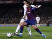 أهداف جريزمان مع برشلونة تعادل 5 مهاجمين من ريال مدريد