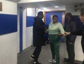 صور.. مدرب حراس الزمالك فى غرفة ملابس الإنتاج قبل موقعة السلام