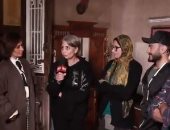 كيف أقنع تامر حسنى حلا شيحة بالعودة للسينما بدور كوميدى فى فيلم "مش أنا".. فيديو