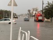 الطقس السيئ فى إسرائيل يتسبب فى غلق مطار حيفا .. صور