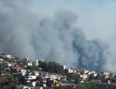 حريق هائل يلتهم عشرات المنازل بمدينة فالباريسو فى تشيلى