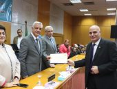 تكريم الجهاز الإدارى خلال احتفال جامعة المنوفية بعيدها السنوى الـ43