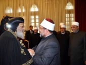 وزير الأوقاف يهنئ البابا تواضروس بعيد الميلاد المجيد.. صور
