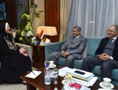 وزيرة الصناعة تبحث مع رئيسى اتحادى الصناعات والغرف التجارية التعاون لتحسين بيئة الأعمال