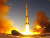 موسكو تطلق صاروخا من طراز "سويوز 2.1 بى" يحمل مركبة فضائية