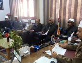 صور.. تسليم أسئلة امتحانات النقل الإعدادي والثانوي لمديرى الإدارات بالأقصر الأزهرية