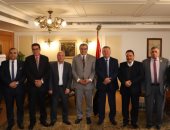 وزيرا قطاع الأعمال والقوى العاملة يبحثان تعديلات قانون الأعمال العام.. صور