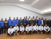 وزير الرياضة يكرم ناشئى الطائرة.. صور