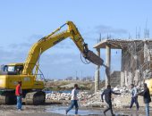 صور.. محافظ الإسكندرية يقود حملة مكبرة لإزالة التعديات على بحيرة مريوط