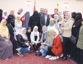 صور .. محافظ شمال سيناء يلتقى معلمات رياض الأطفال 