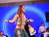 الراقصة الروسية انستازيا تشعل حفل رأس السنة بالقاهرة الجديدة