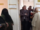 جامعة سوهاج تجري الكشف علي 1505 مواطن في قافلة طبية بقرية بناويط