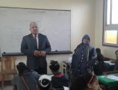 مدير تعليم الإسماعيلية يتفقد مدرسة الوحدة العربية لمتابعة امتحانات النقل