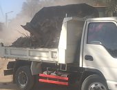رفع وإزالة 102 طن مخلفات وقمامة من شوارع قرى البياضية بالأقصر.. صور