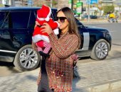 إسراء عبد الفتاح تشارك بأول صورة لأبنتها "تمارا" بملابس بابا نويل