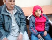 صور.. من ينقذ "محمود" طفل الإسماعيلية بعد إصابته بالحمى الشوكية؟